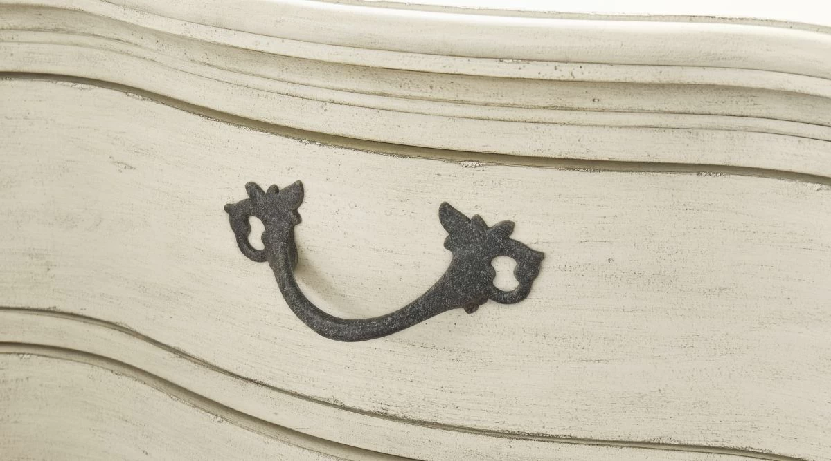 Signature Design By Ashley® Arlendyne Antique White Dresser 7 Signature Design By Ashley® Arlendyne Antique White Dresser - Image 5