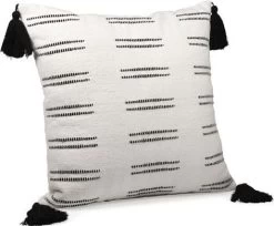 Signature Design By Ashley® Mudderly 4-Piece Black/White Pillow Set
