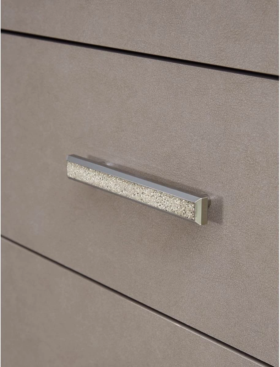 Signature Design By Ashley® Surancha Gray Dresser 7 Signature Design By Ashley® Surancha Gray Dresser - Image 5