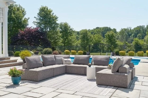 Signature Design By Ashley® Bree Zee 8-Piece Brown Outdoor Sectional 4 Signature Design By Ashley® Bree Zee 8-Piece Brown Outdoor Sectional - Image 2