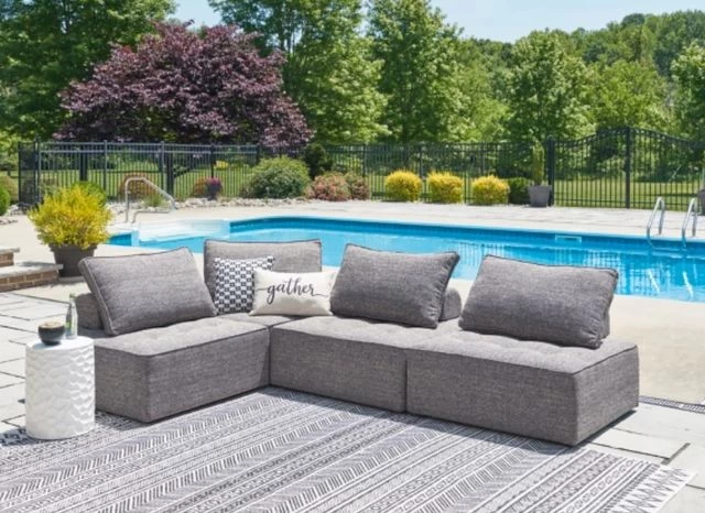 Signature Design By Ashley® Bree Zee 4-Piece Brown Outdoor Sectional 4 Signature Design By Ashley® Bree Zee 4-Piece Brown Outdoor Sectional - Image 2