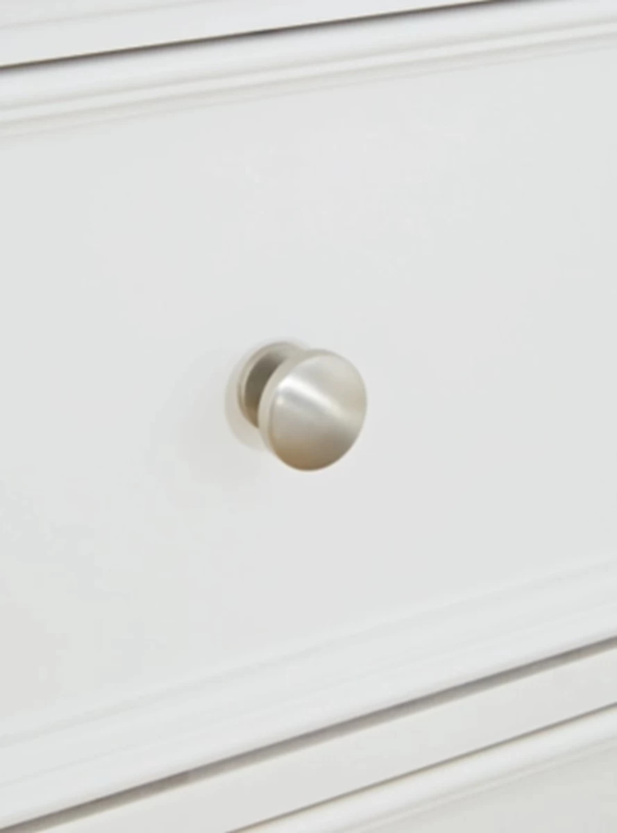 Signature Design By Ashley® Fortman White Chest Of Drawers 7 Signature Design By Ashley® Fortman White Chest Of Drawers - Image 5